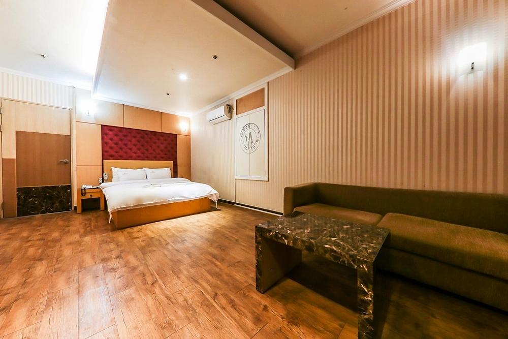 Coco Hotel Cshongdzsu Kültér fotó