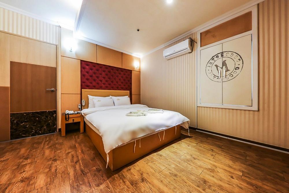 Coco Hotel Cshongdzsu Kültér fotó