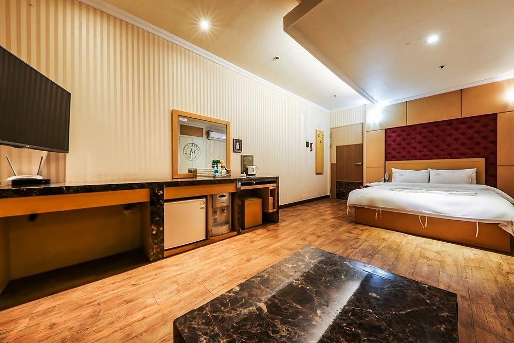 Coco Hotel Cshongdzsu Kültér fotó