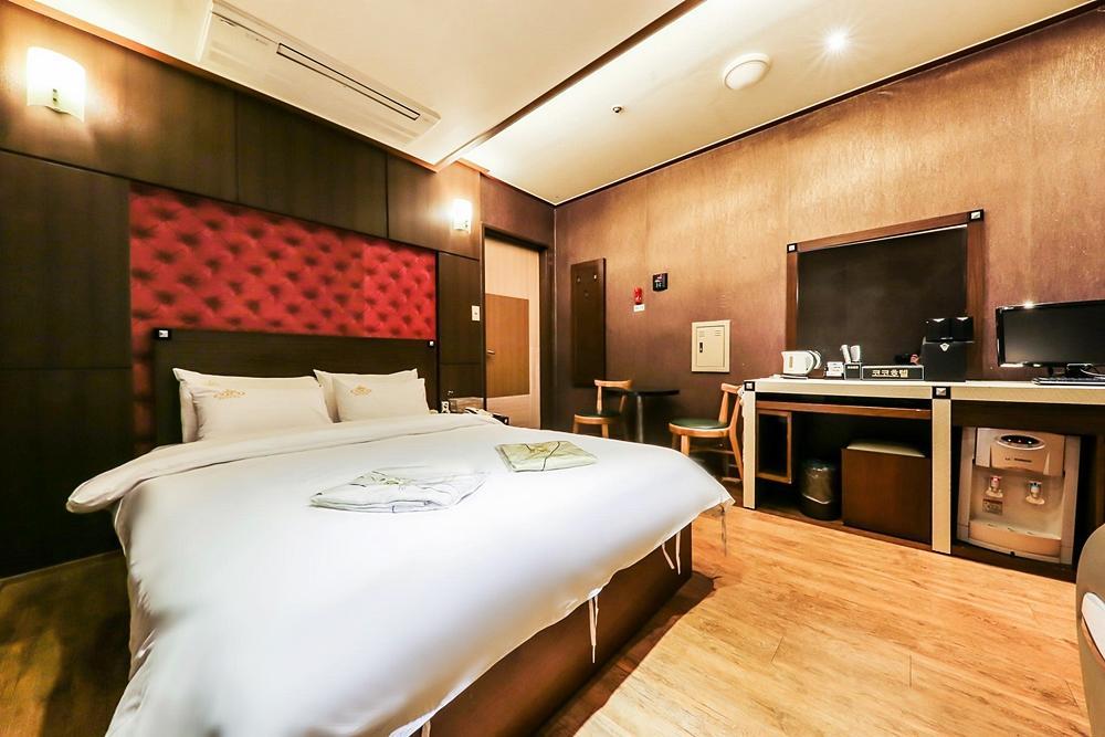 Coco Hotel Cshongdzsu Kültér fotó